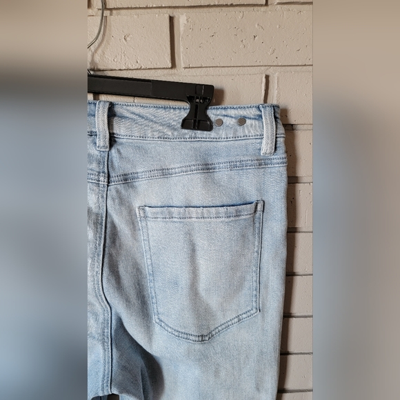 CAbi Higher Straight Jeans style #5883 NWOT - Picture 7 of 8